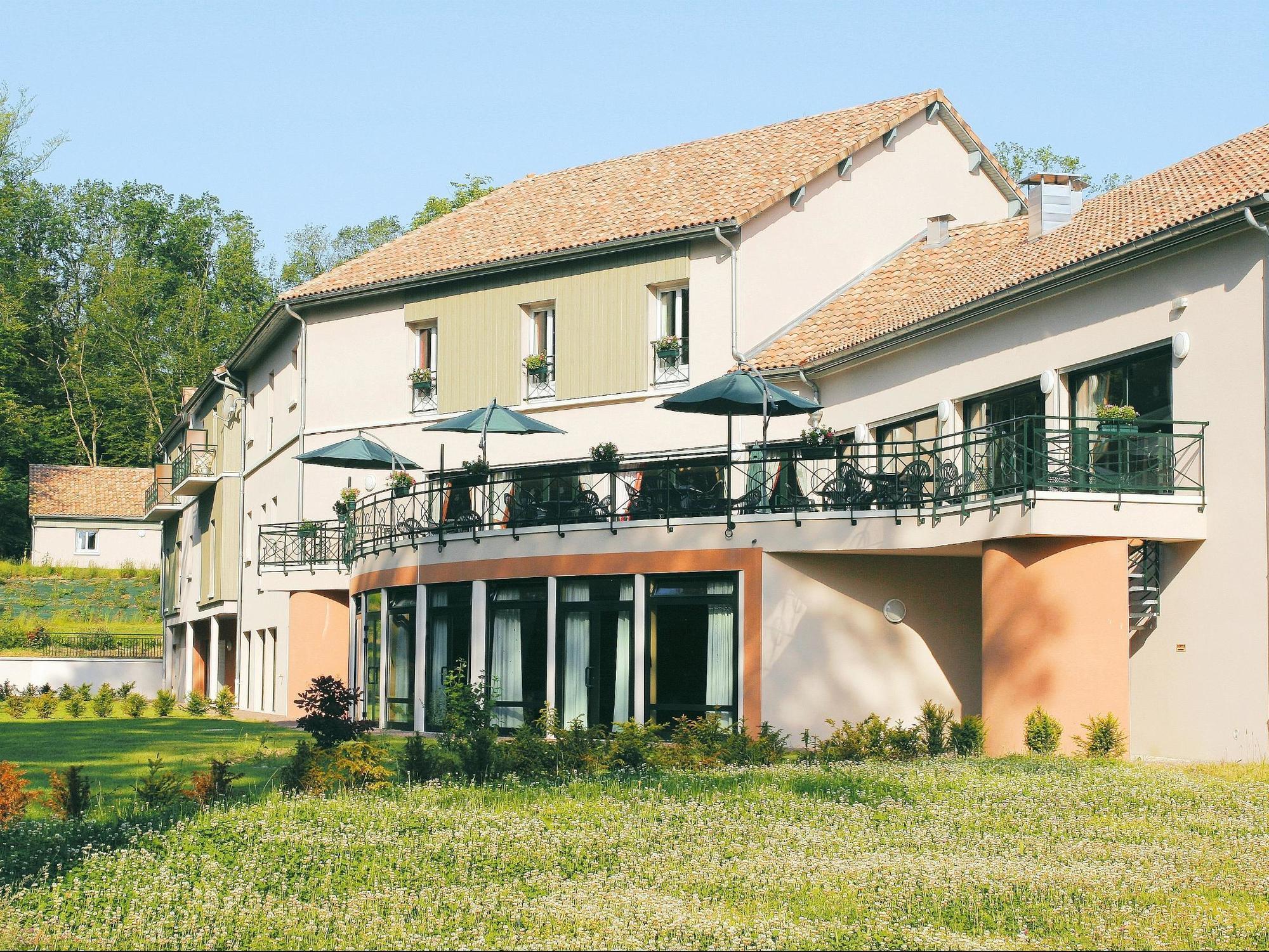 Logis Hotel - Restaurant Le Tulipier Vienne-le-Chateau Exterior photo