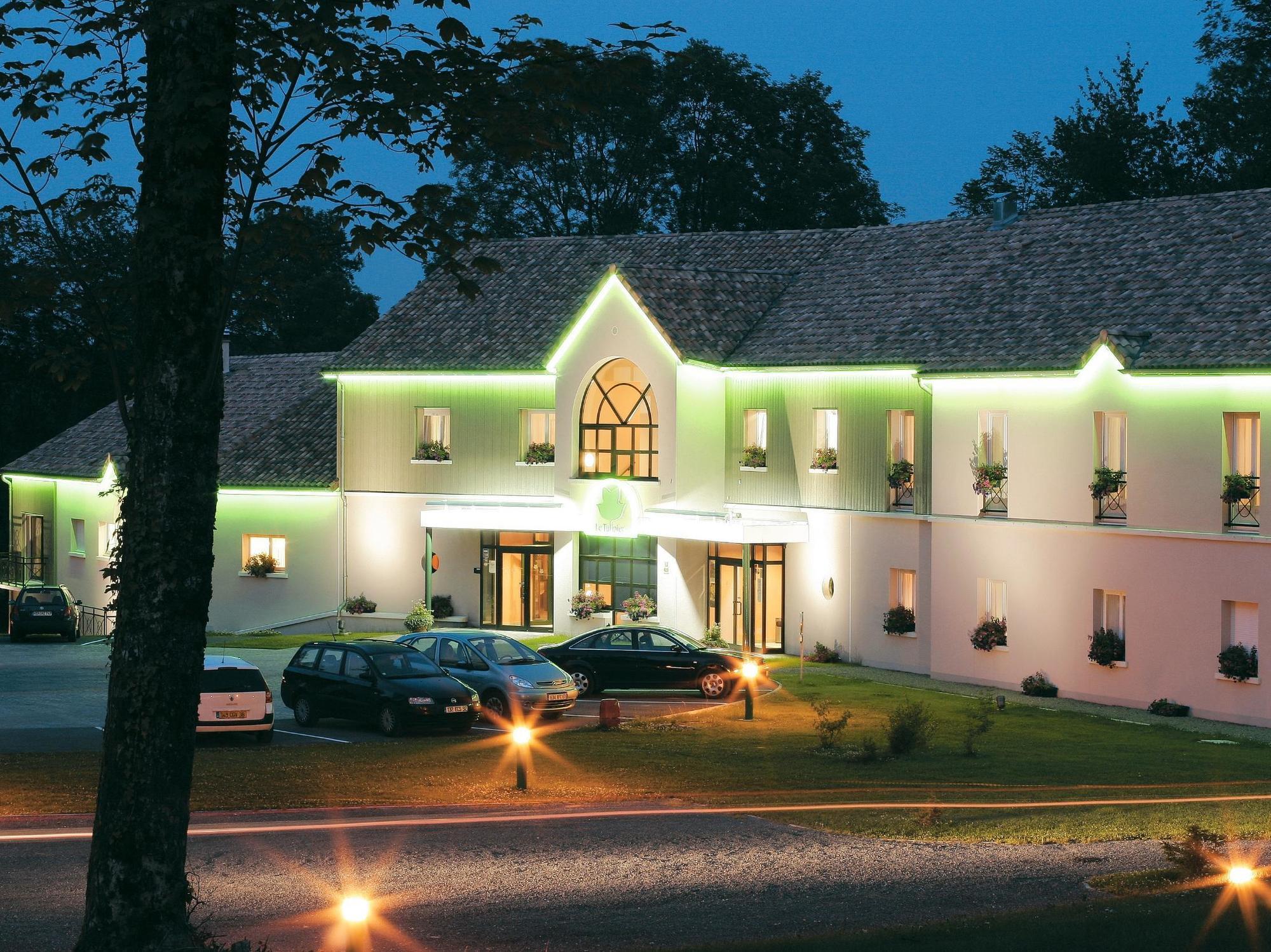 Logis Hotel - Restaurant Le Tulipier Vienne-le-Chateau Exterior photo